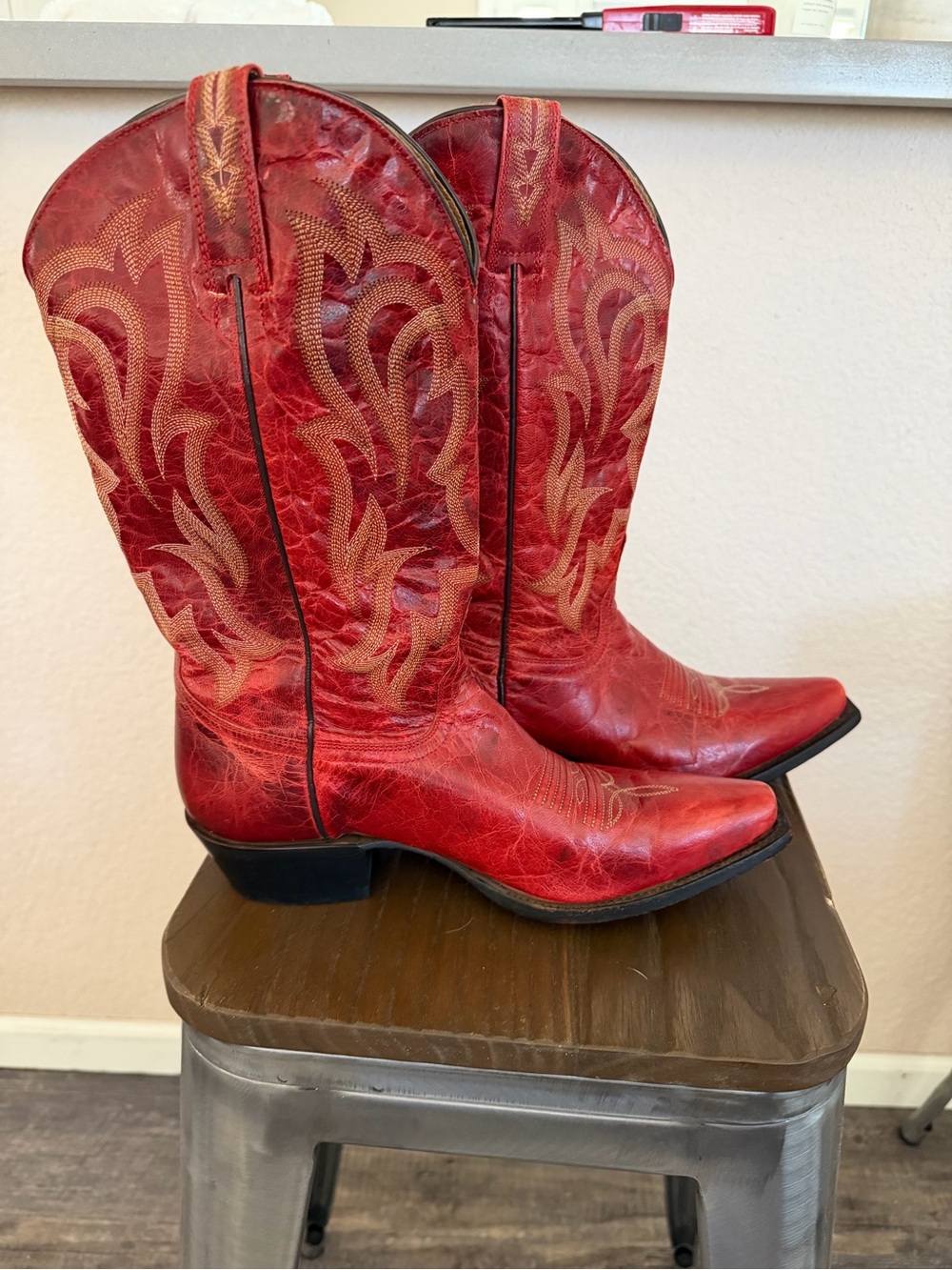 Shyanne Lucille Distressed Red Leather Cowboy Boots 8B